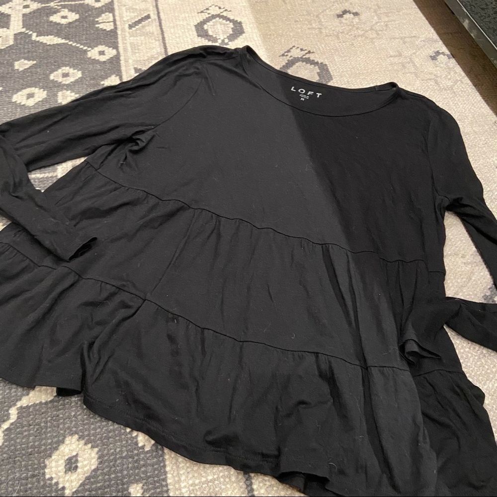 Like NEW, tiered long sleeve tee